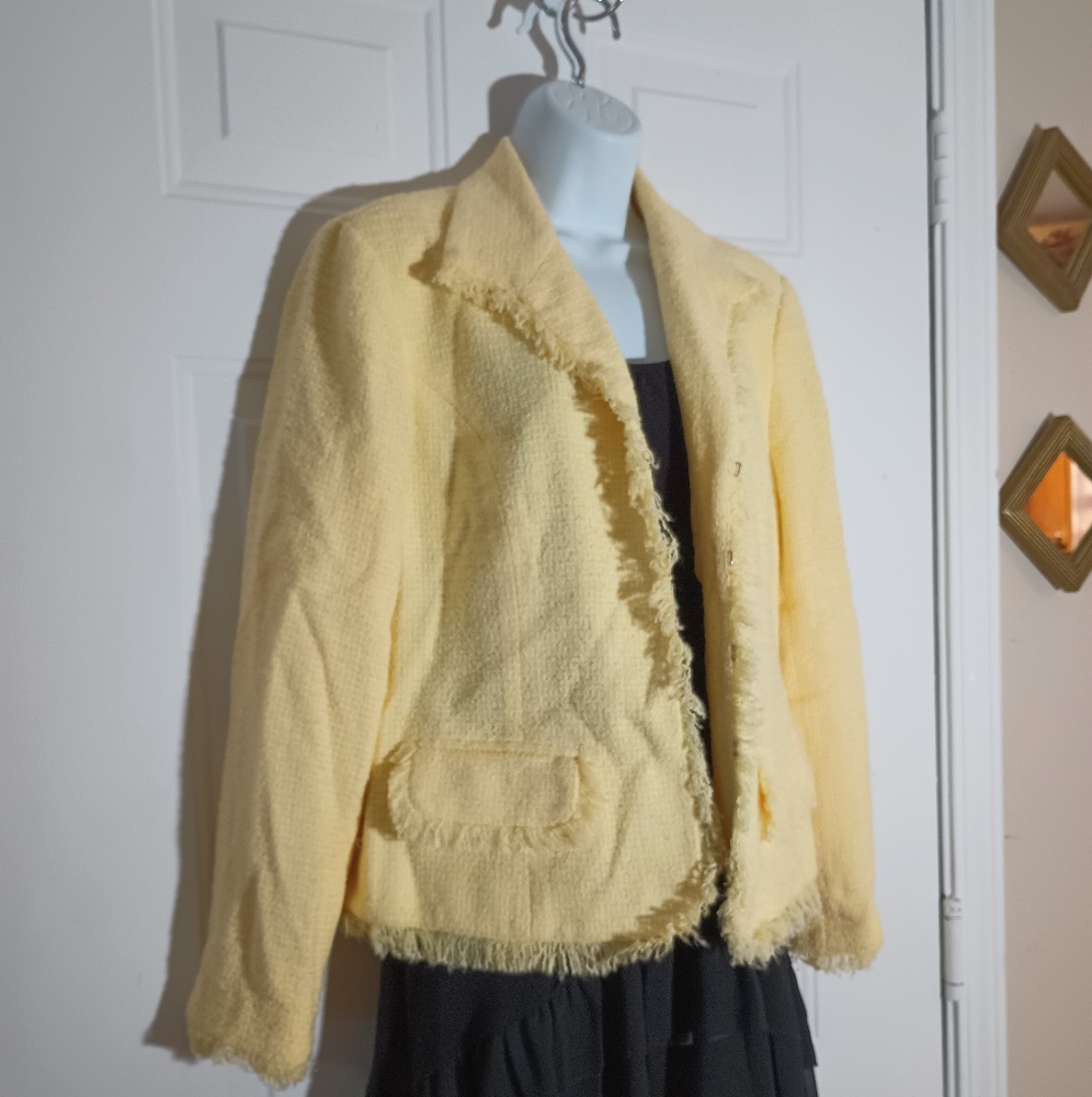 SAGHARBOR Yellow Women’s  Blazer. Size L. NWOT